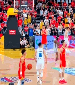 1xbit体育培训-关键时刻，队员站出来决定比赛胜负