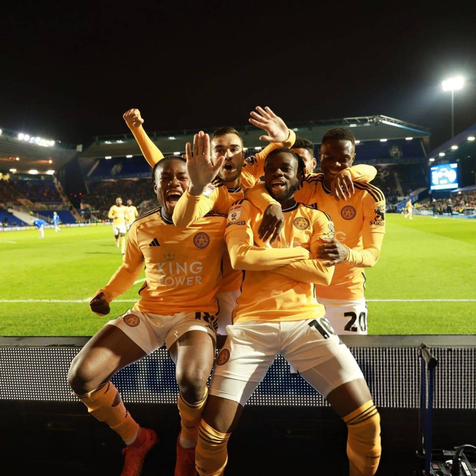 1xbit体育活动-激动人心！米兰客场逆转法兰克福，晋级四强的简单介绍