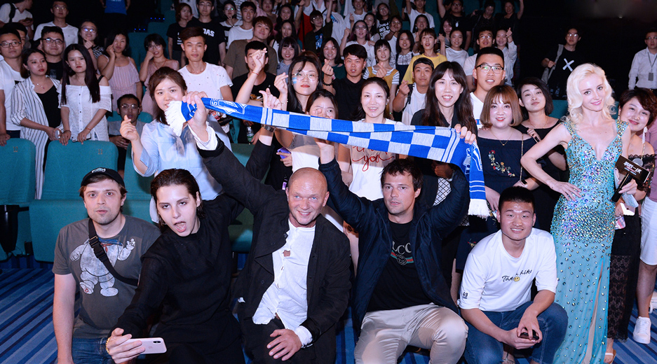 关于科隆二度战胜对手，赢得球迷们掌声的信息