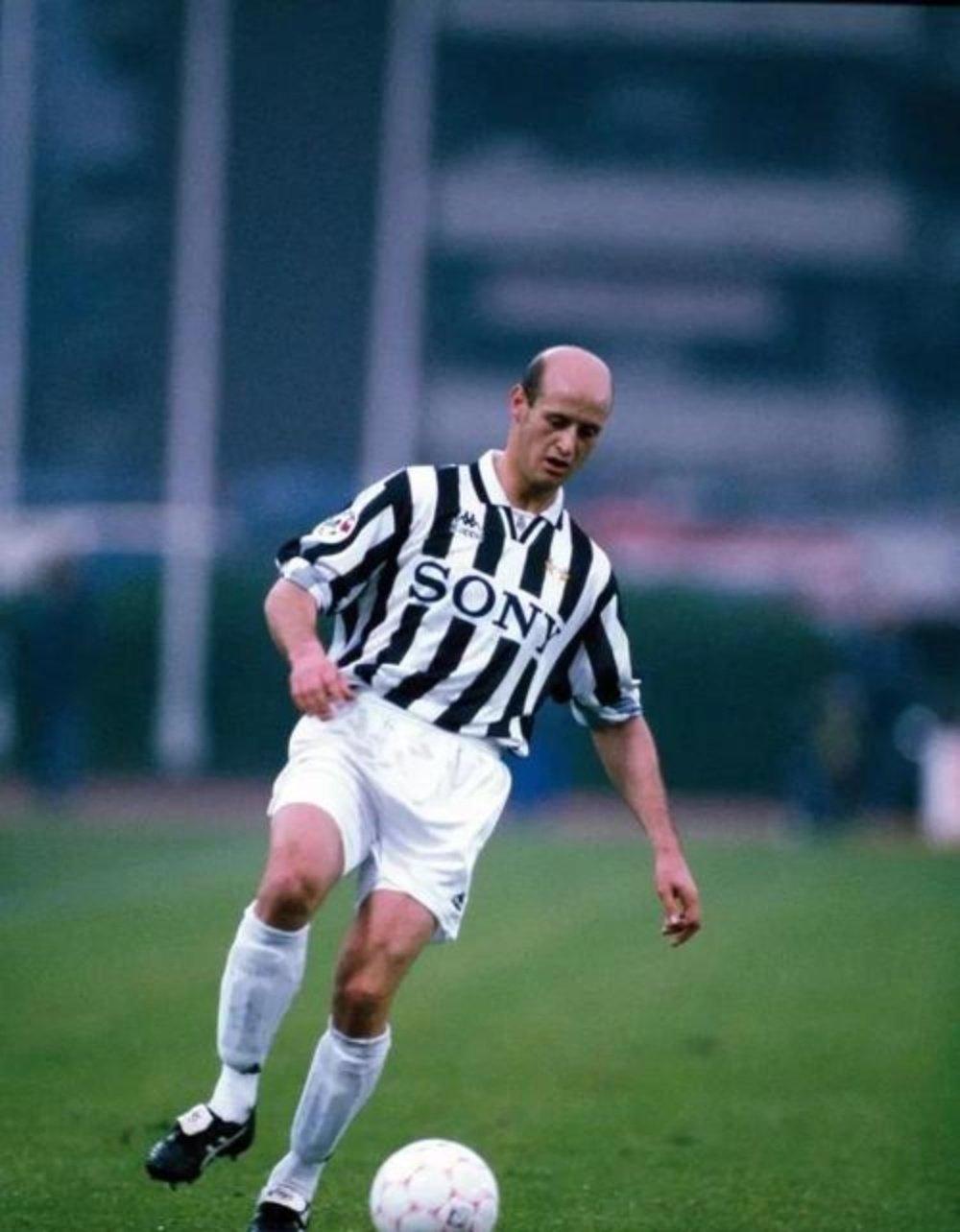 关于尤文图斯首发阵容曝光，球迷纷纷讨论最佳出战人选的信息